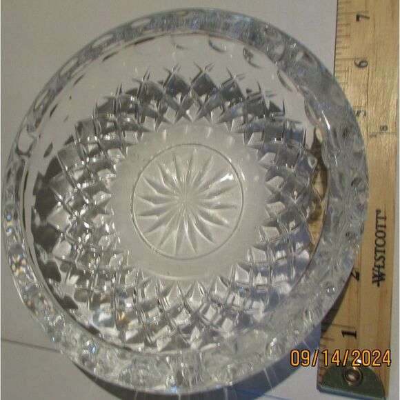 VINTAGE CRYSTAL-CLEAR Glass Ashtray Barware Retro Diamond Patteren - Picture 1 of 4